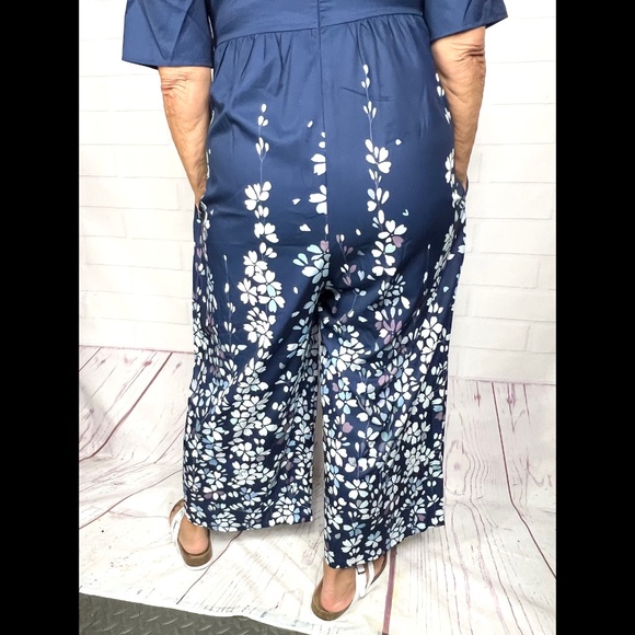 NWT🤩 |•Adorable Blue Floral Jumpsuit Size Large•| - Picture 6 of 11